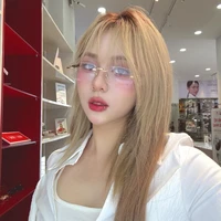 Misthy ( chị tám )