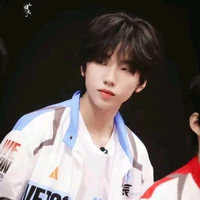 Nhiếp Vĩ Thần
