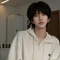 Trương Hàm Thụy_Y