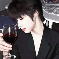 Trần Dịch Hằng_Hắn