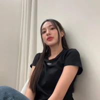 june wanwimol(bạn cô)