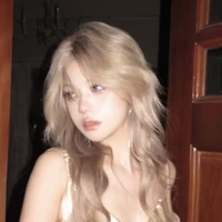 Hồ Ngọc Thanh Huyền ( Mẹ em )