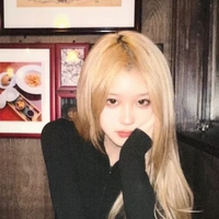 Ngô Thanh Ngọc ( Mẹ anh )