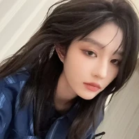 Vương Dịch - cô