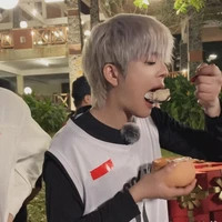 nhỏ t/g nè