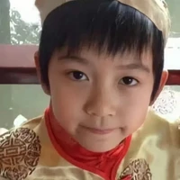 Hạ Tuấn Minh ( anh ba )