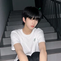 Trương Hàm Thụy(em)