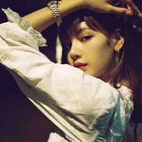 Lisa ( bạn jisoo ) 