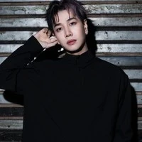 Hoàng Kim Long-Lou Hoàng