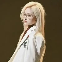 Trương Hân ( Axin )