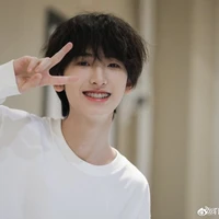 Tả Kì Hàm/cậu