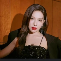 Chị Ngọc (Khả Như)