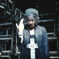 Hoàng Anh Quân – Left Hand