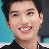 All top "Trừ ai thì trừ"