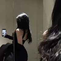 Quốc Hoàng trinh (bạn nu9)