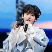 Trương Dịch Nhiên - Y