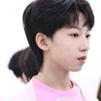 Dương Bác Văn (cậu - lúc nhỏ)