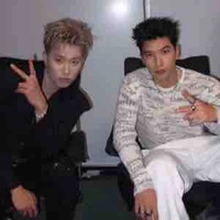 nhỏ t/g đag bán mih cho tư bản