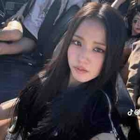 La Jisoo 