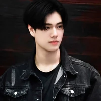 Phuwin Tang ( em)