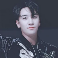 Lee Seung Hyun (cậu)