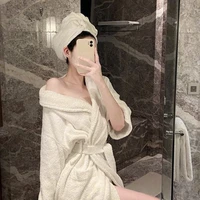 Lạc Lạc(em gái nam9)
