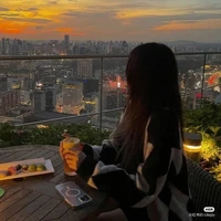 tác giả nhiều chuyện