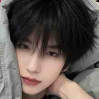 Tạ Nhật Duy Minh - anh hai cô