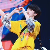 Tả Kỳ Hàm - cậu