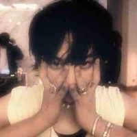Kwon Jiyong - em