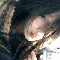 Hà Linh Hân-2005