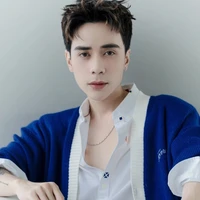 Lê Quang Hùng  ( hồng )