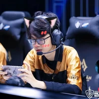 𝙀𝙯𝙙𝙞𝙞 °•°