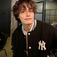 Đông Tiểu Phong- Anh