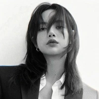 Lalisa  Manobal (Cô)