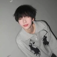 Nhiếp  Vĩ Thần