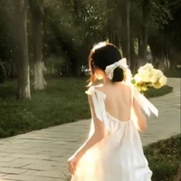 Hoàng Thị Trà Trà  [ em gái cap ]
