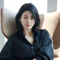 Hoài Linh Chi-mẹ na9