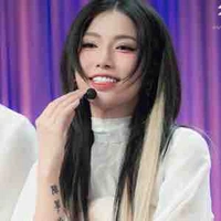 • Trần Thảo Linh