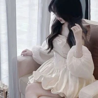 Hoàng Tuyết Linh (em cậu)
