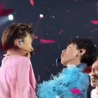 t/g học giỏi hơn Lớp trưởng
