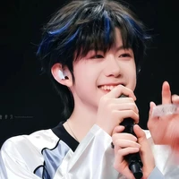 Trần Dịch Hằng(cậu)