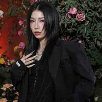 Lyhan-chị cô-