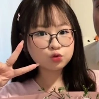 Nguyễn Thu Trang{CatĐángyêu}