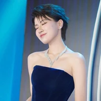 Nguyễn Diệu Huyền - Chị