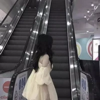 Lê Thị Linh Anh (mẹ anh)