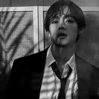 𝙏𝙖𝙚𝙝𝙮𝙪𝙣𝙜 (V)