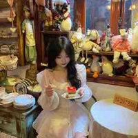 Trần Bạch Hoa ( mẹ của lam)