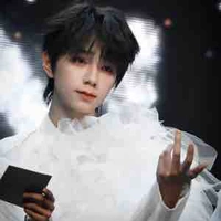 Vương Lỗ Kiệt_gã