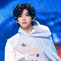 Trần Dịch Hằng (top)